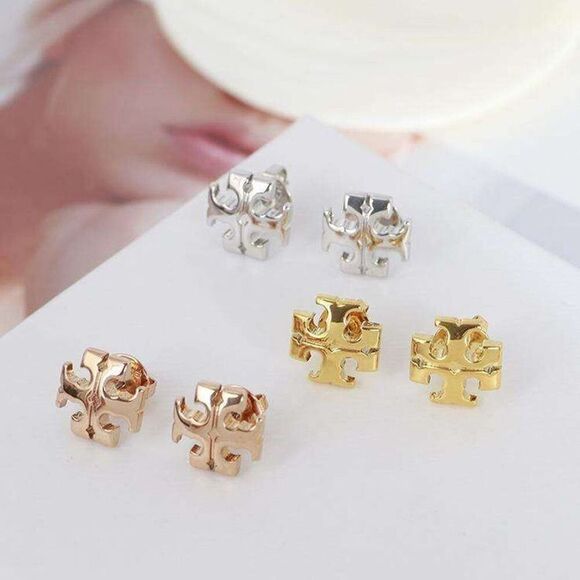 NWOT Tory Burch Silver Curved Stud Earring’s - Picture 3 of 4